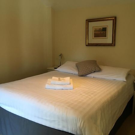 The Crown Hotel Mundford Dış mekan fotoğraf