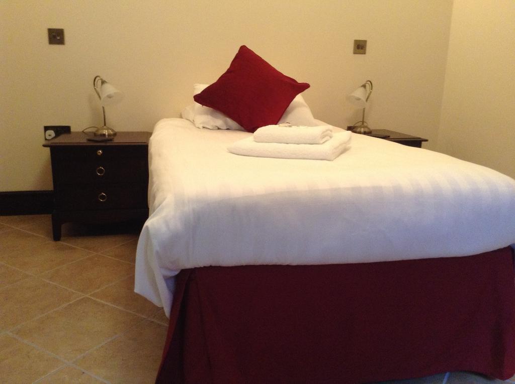 The Crown Hotel Mundford Oda fotoğraf