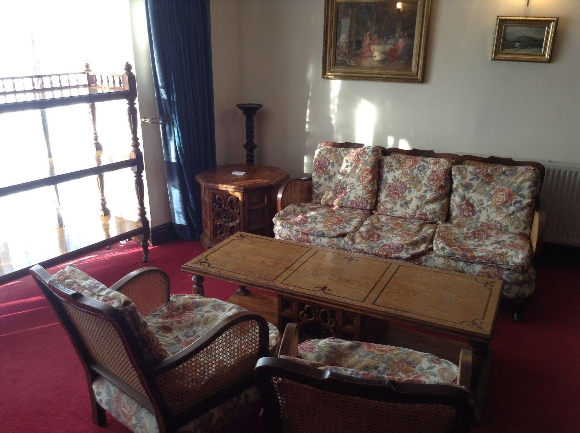 The Crown Hotel Mundford Dış mekan fotoğraf