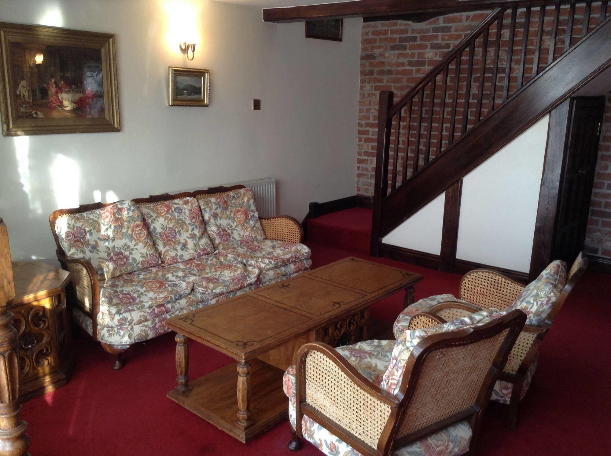 The Crown Hotel Mundford Dış mekan fotoğraf