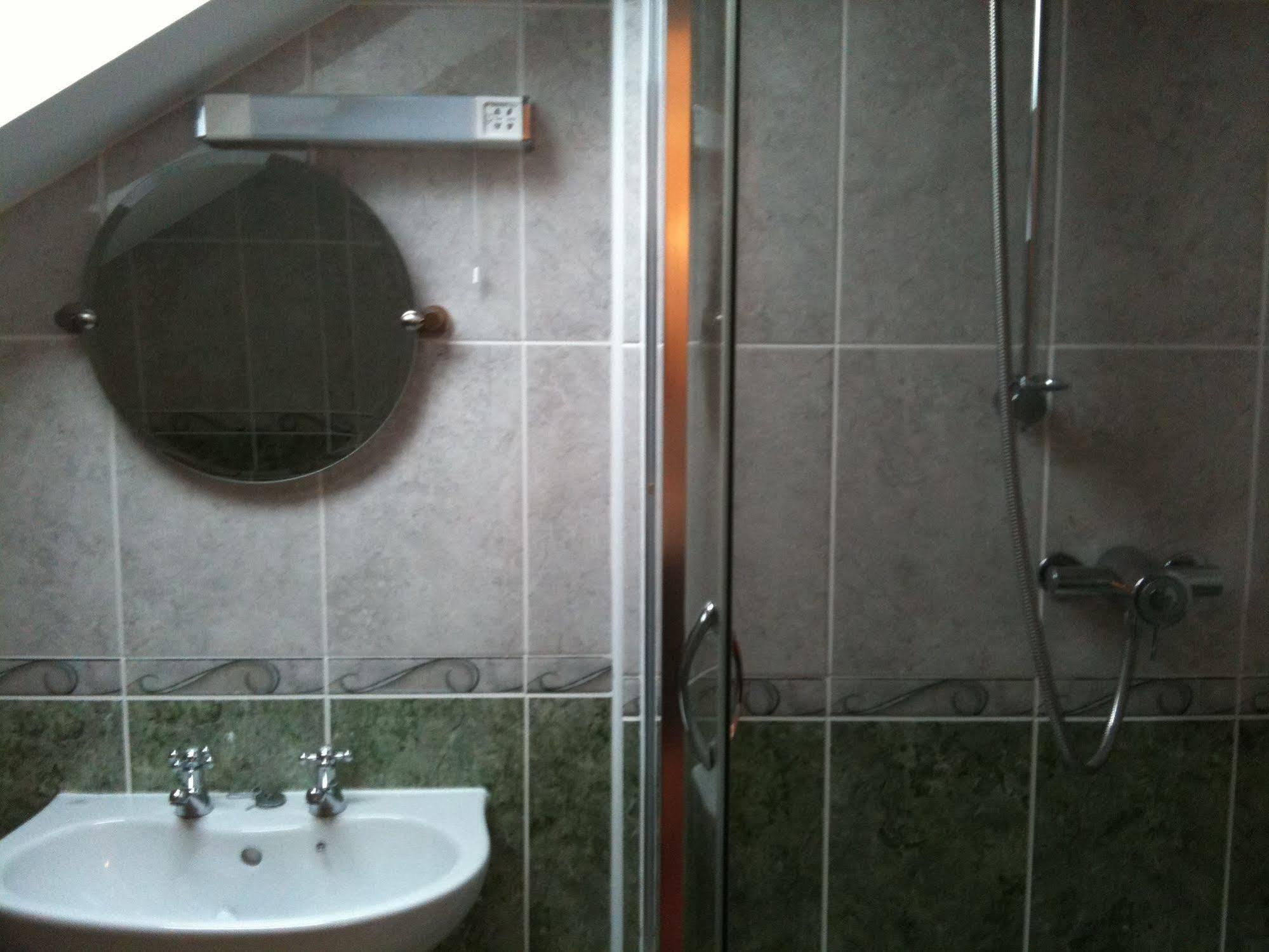 The Crown Hotel Mundford Dış mekan fotoğraf