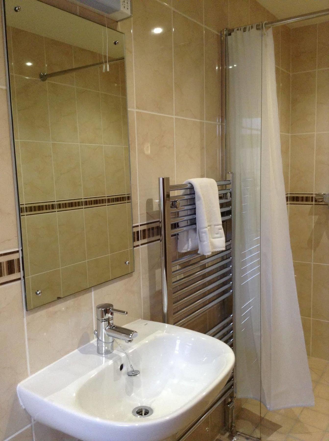 The Crown Hotel Mundford Dış mekan fotoğraf